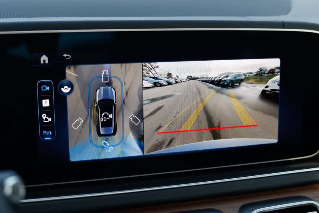 Thumbnail: 2026 Mercedes-Benz GLE - 39