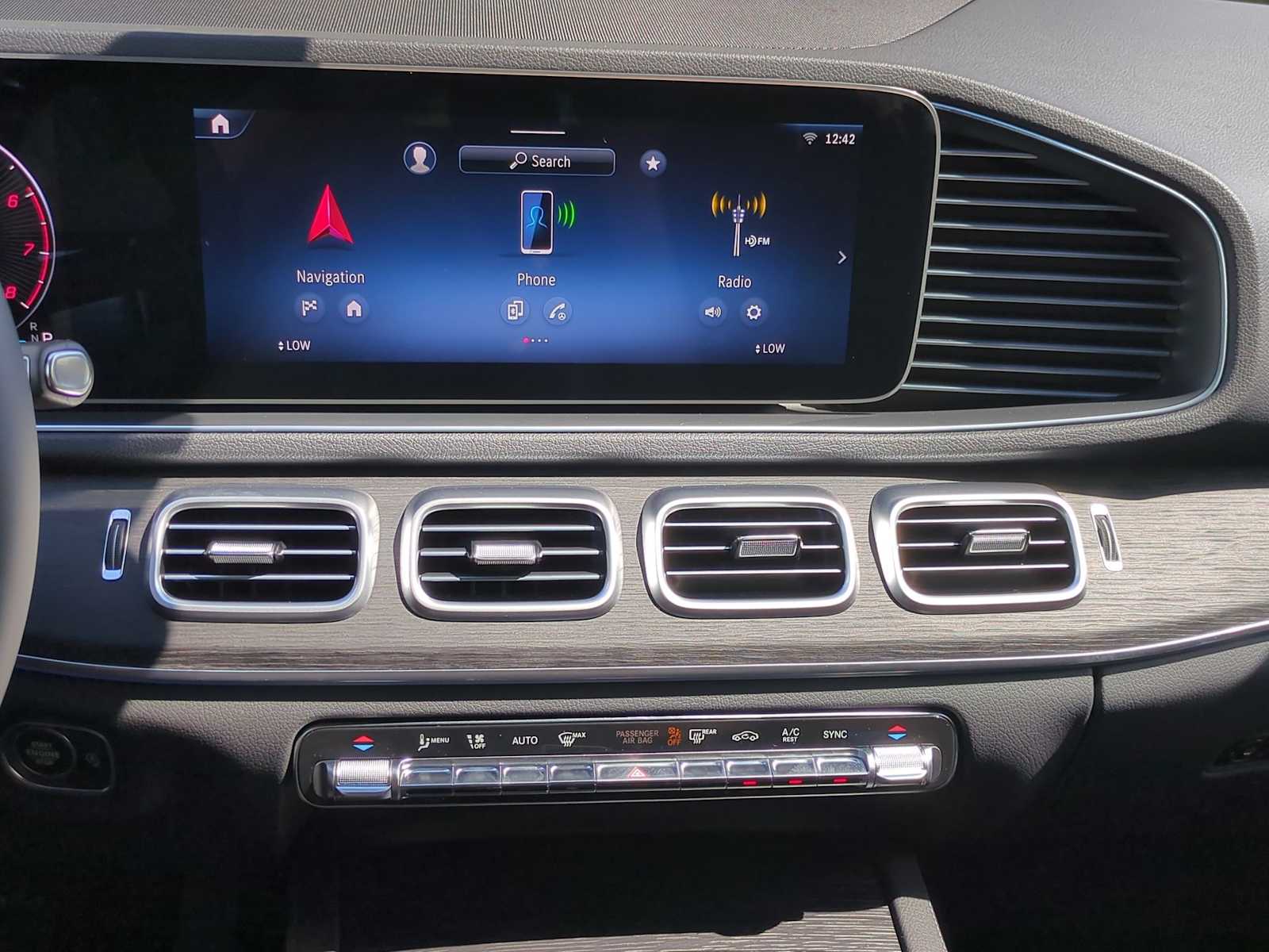 Thumbnail: 2026 Mercedes-Benz GLE - 30