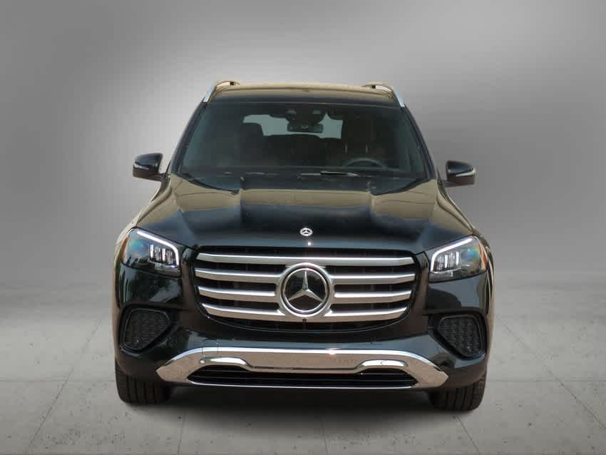 2025 Mercedes Benz GLS 450 4MATIC photo 3