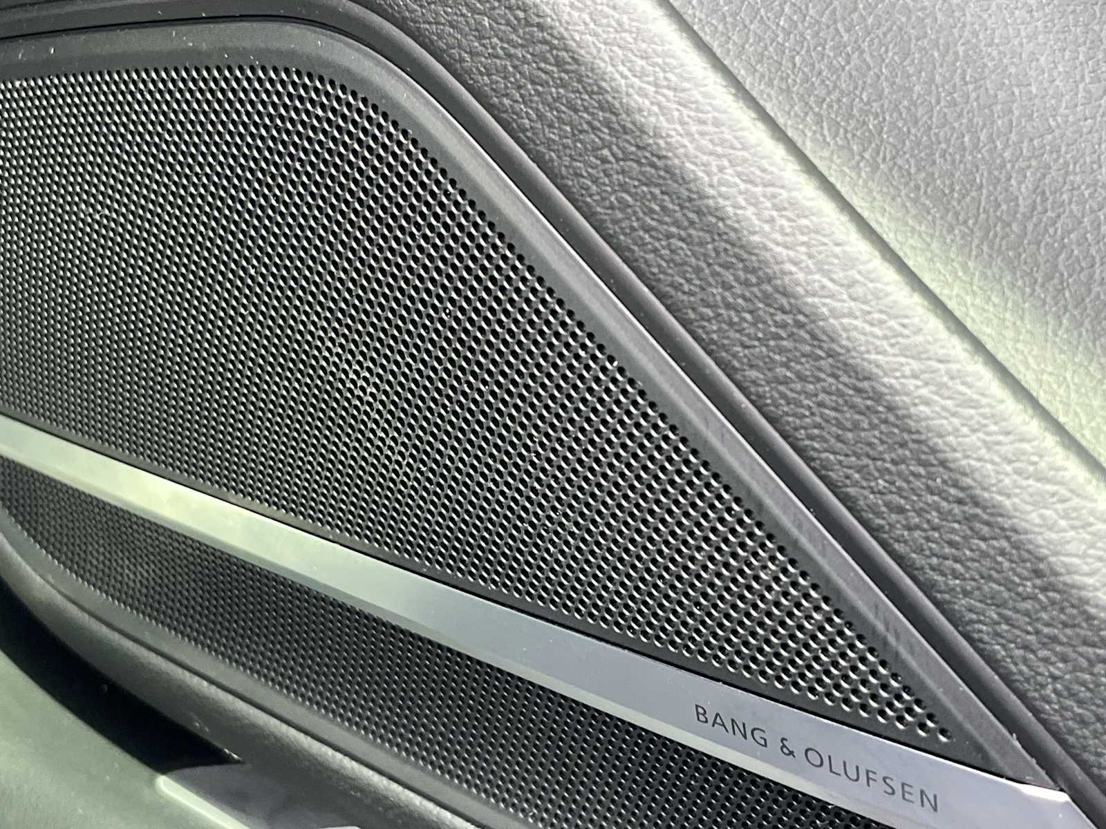 Thumbnail: 2023 Audi A8 - 44