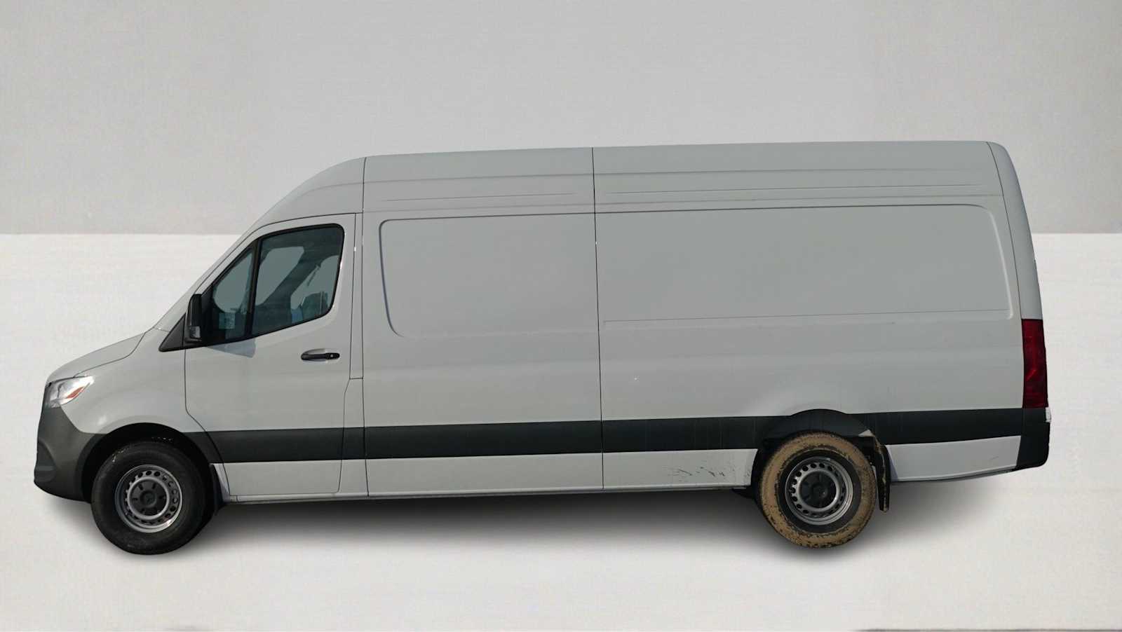 Thumbnail: 2025 Mercedes-Benz Sprinter - 8