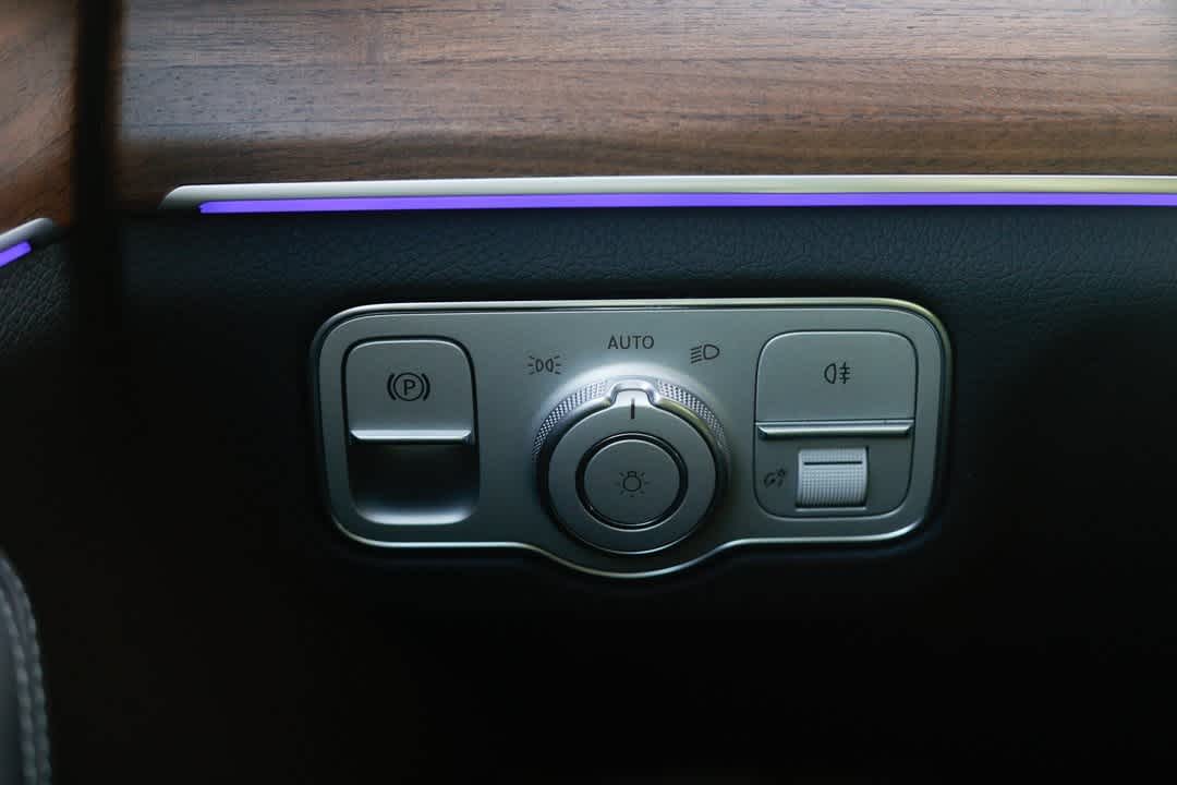 Thumbnail: 2026 Mercedes-Benz GLE - 28