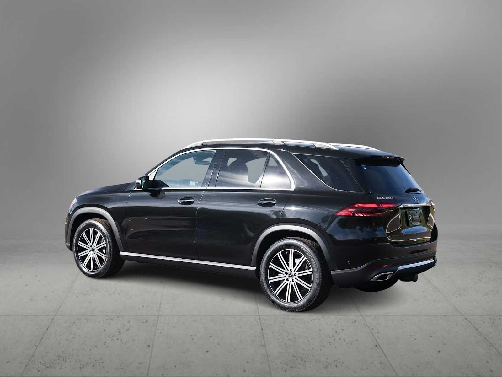 Thumbnail: 2026 Mercedes-Benz GLE - 8