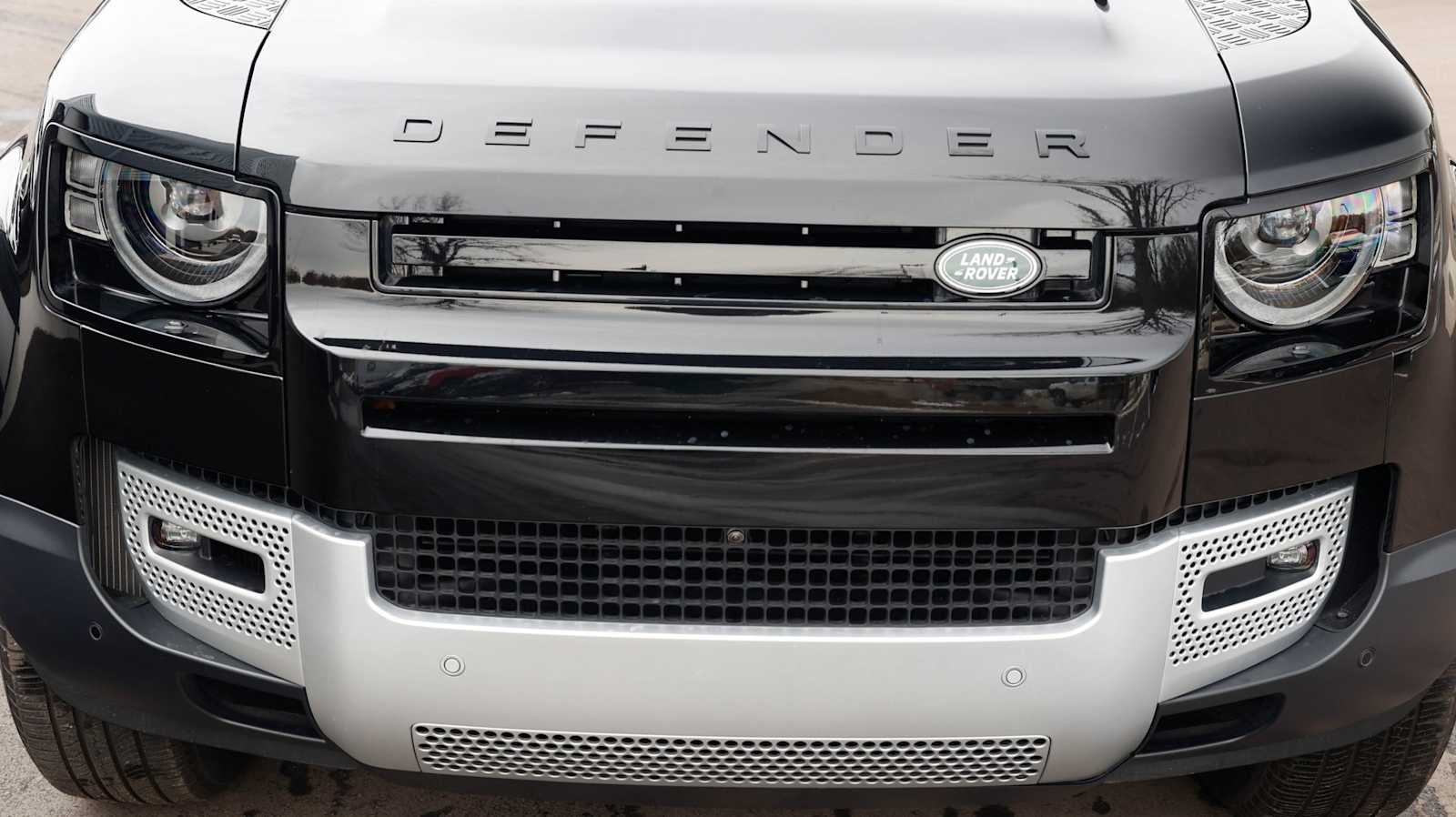 Thumbnail: 2024 Land Rover Defender - 43