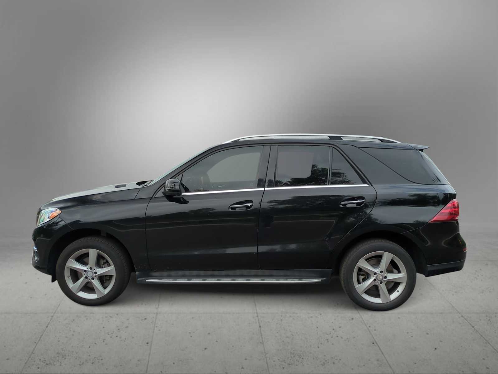 Thumbnail: 2016 Mercedes-Benz GLE - 4