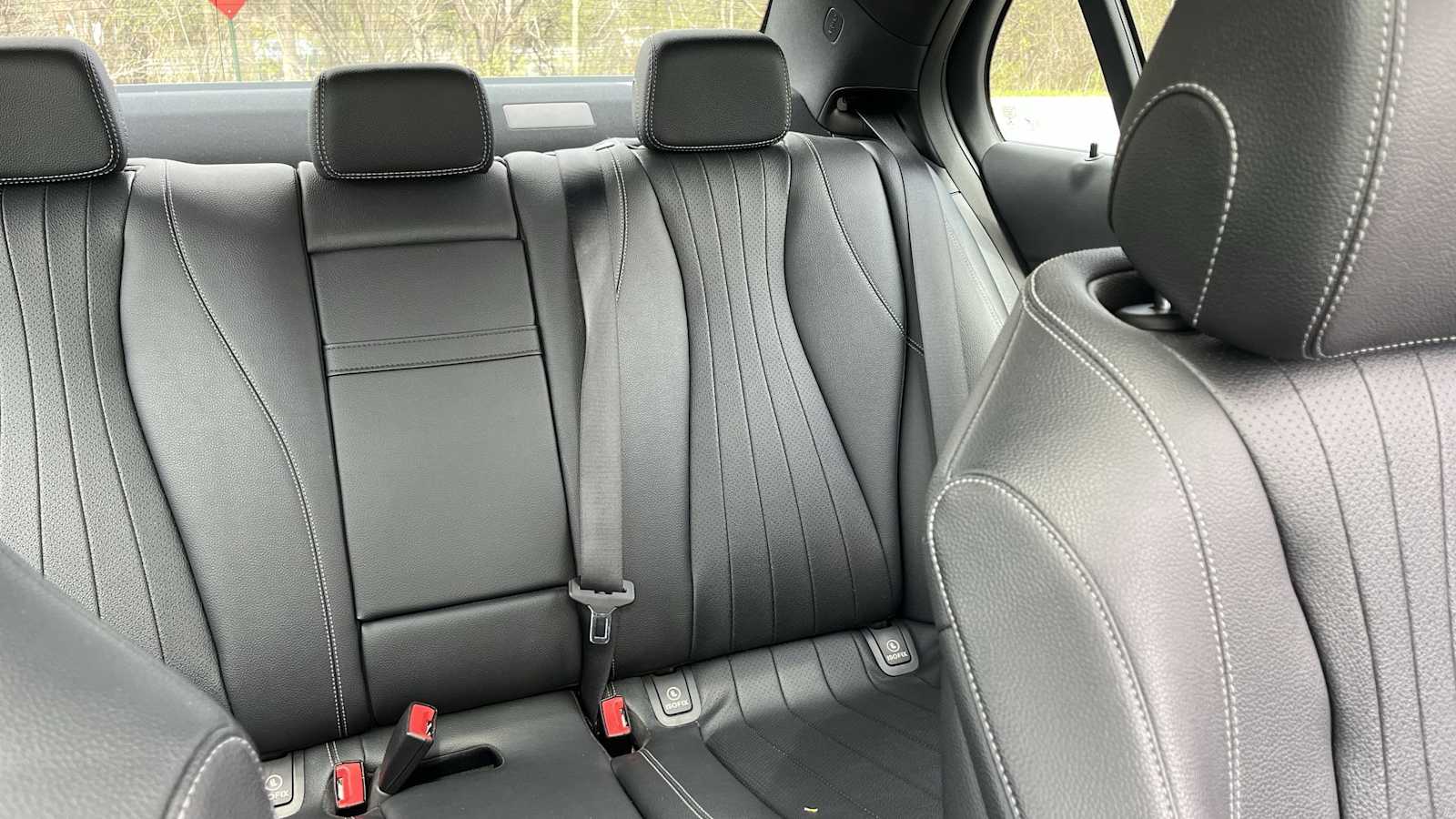 Thumbnail: 2019 Mercedes-Benz E-Class - 32