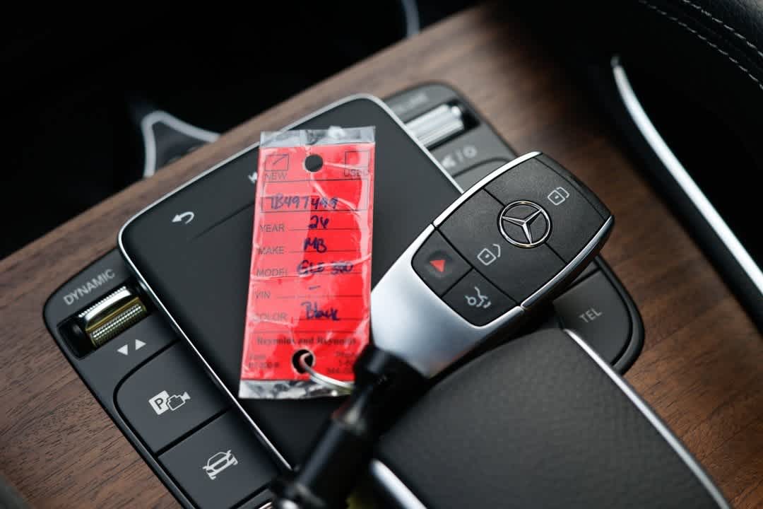 Thumbnail: 2026 Mercedes-Benz GLE - 38