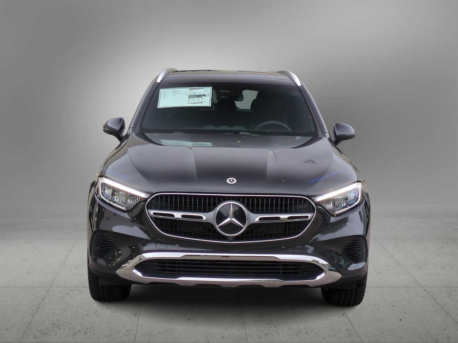 2025 Mercedes Benz GLC 300 4MATIC photo 3