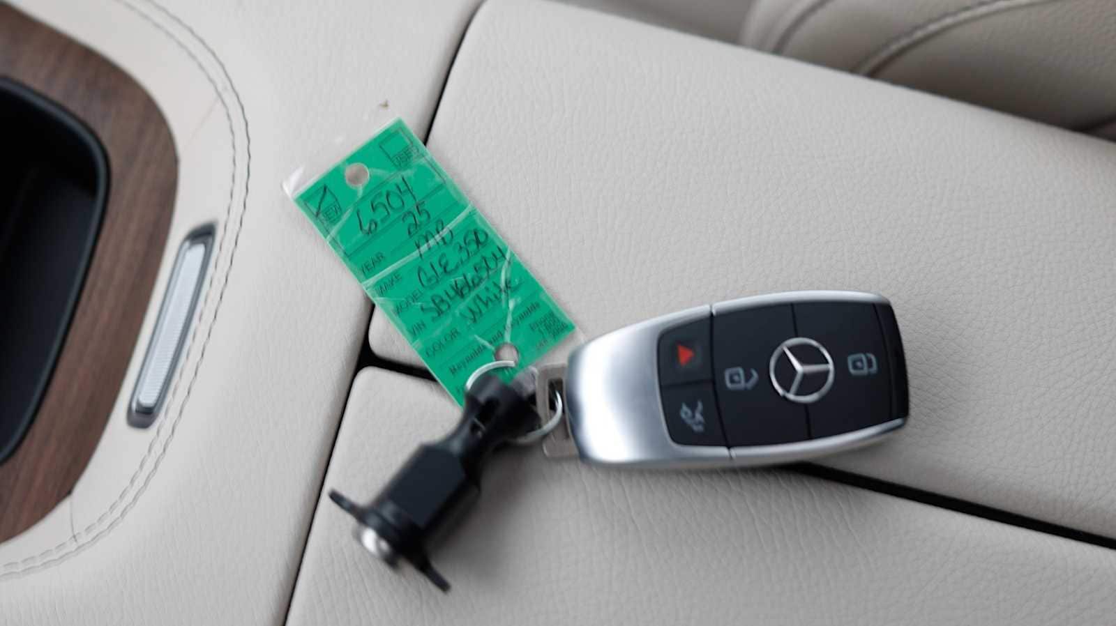 Thumbnail: 2025 Mercedes-Benz GLE - 39