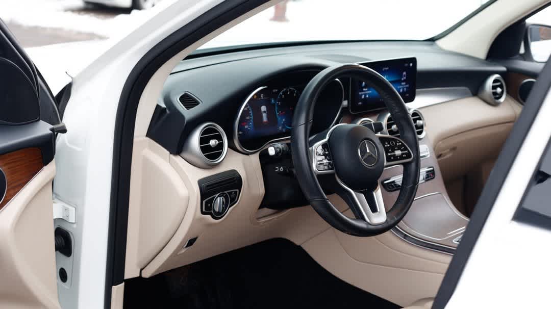 Thumbnail: 2022 Mercedes-Benz GLC - 18