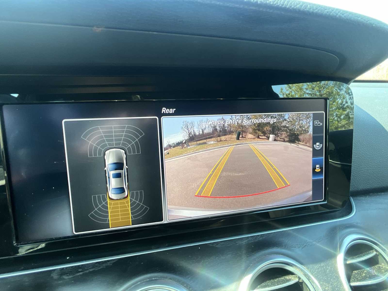 Thumbnail: 2017 Mercedes-Benz E-Class - 33