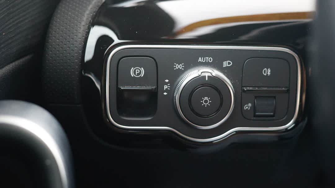 Thumbnail: 2022 Mercedes-Benz A-Class - 32