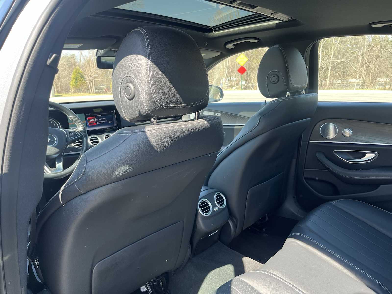 Thumbnail: 2017 Mercedes-Benz E-Class - 20