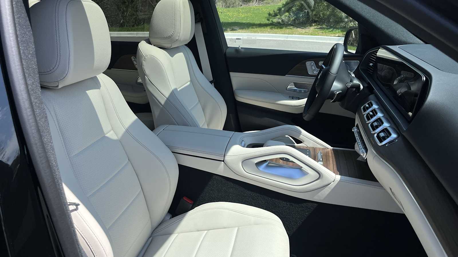 Thumbnail: 2026 Mercedes-Benz GLE - 11