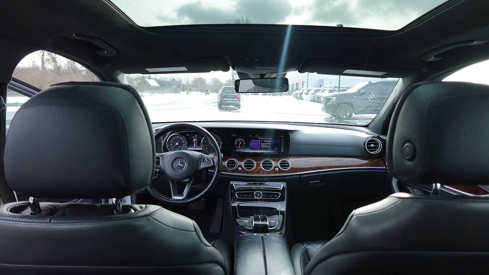 Thumbnail: 2017 Mercedes-Benz E-Class - 49