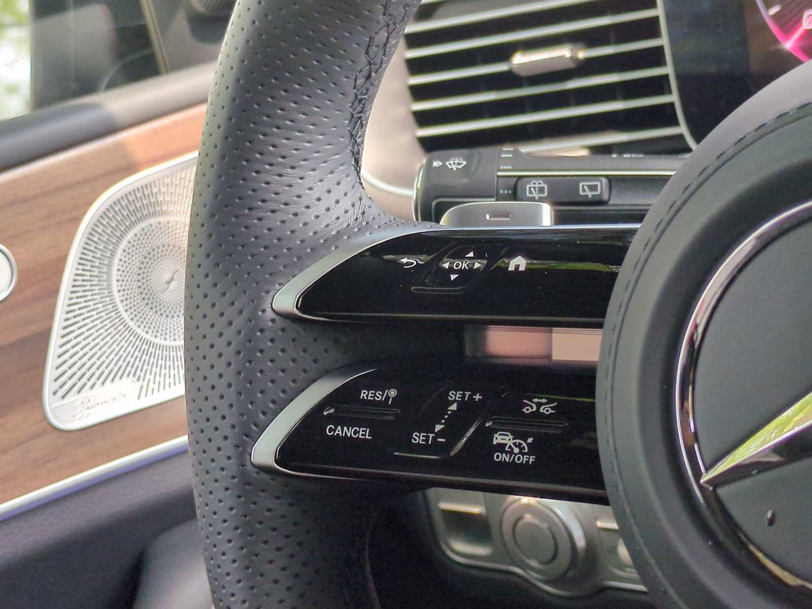 Thumbnail: 2025 Mercedes-Benz GLS - 26