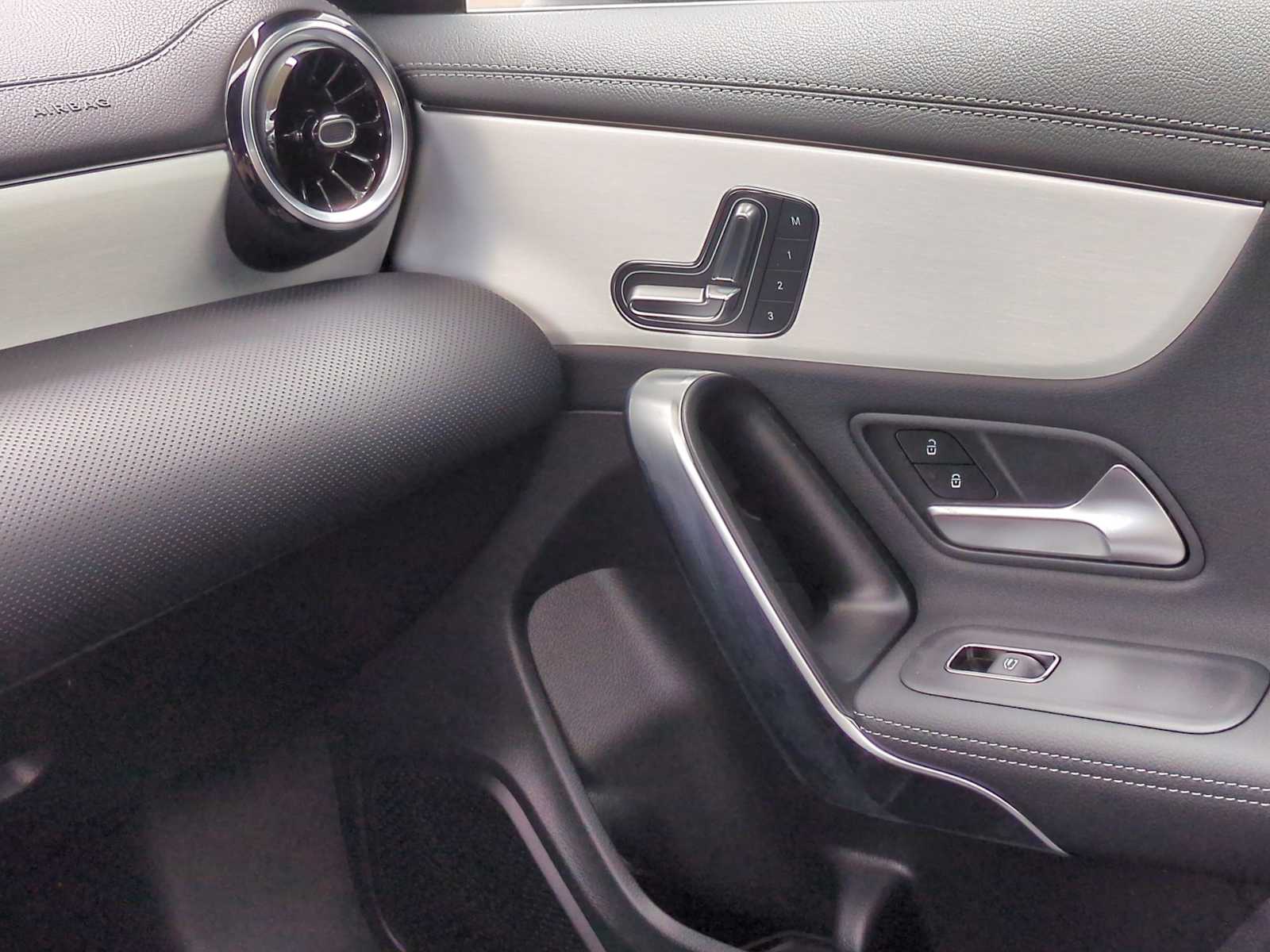 Thumbnail: 2025 Mercedes-Benz CLA - 30