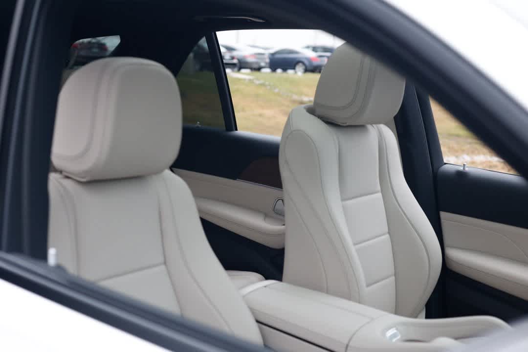 Thumbnail: 2026 Mercedes-Benz GLE - 16