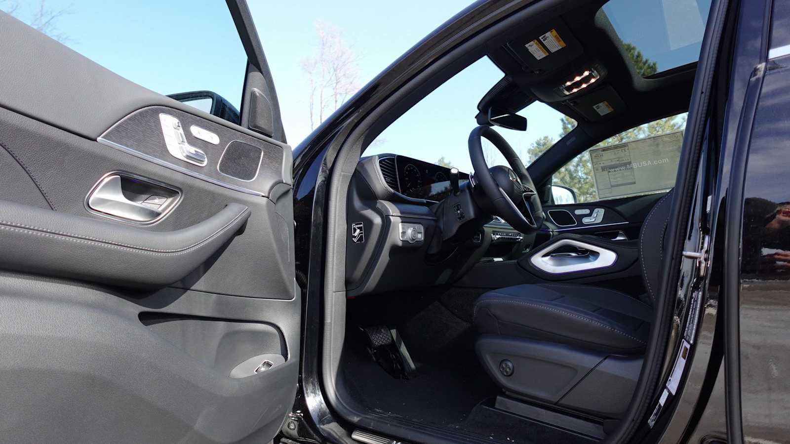 Thumbnail: 2026 Mercedes-Benz GLE - 16