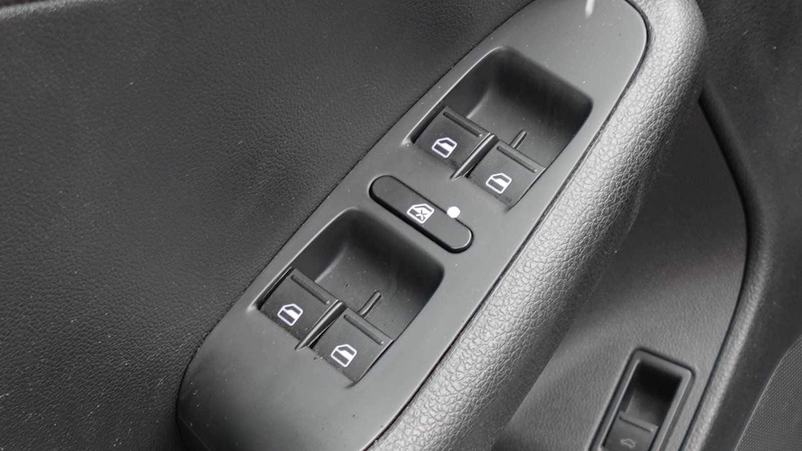 Thumbnail: 2018 Volkswagen Jetta - 24