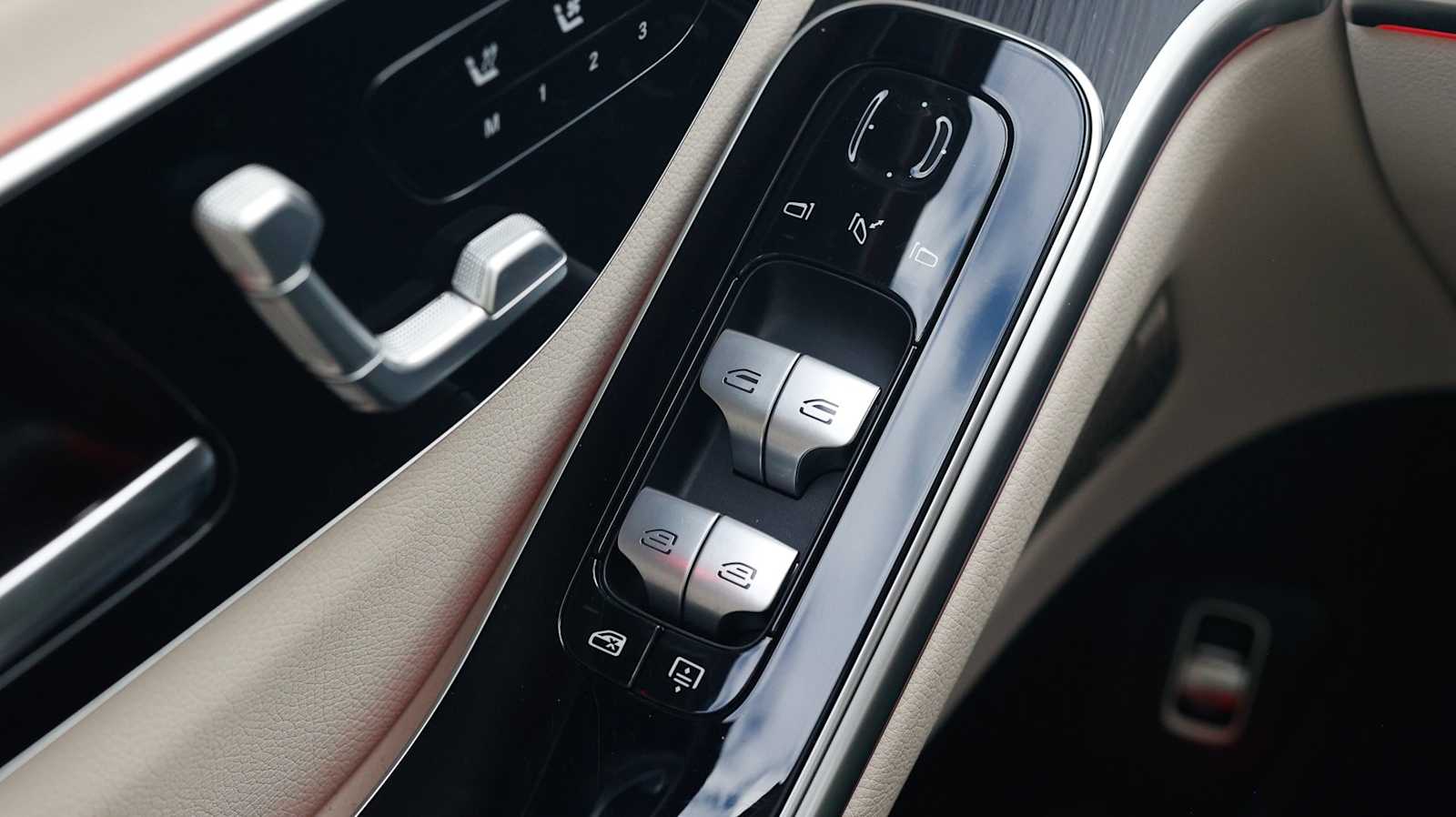 Thumbnail: 2023 Mercedes-Benz S-Class - 31