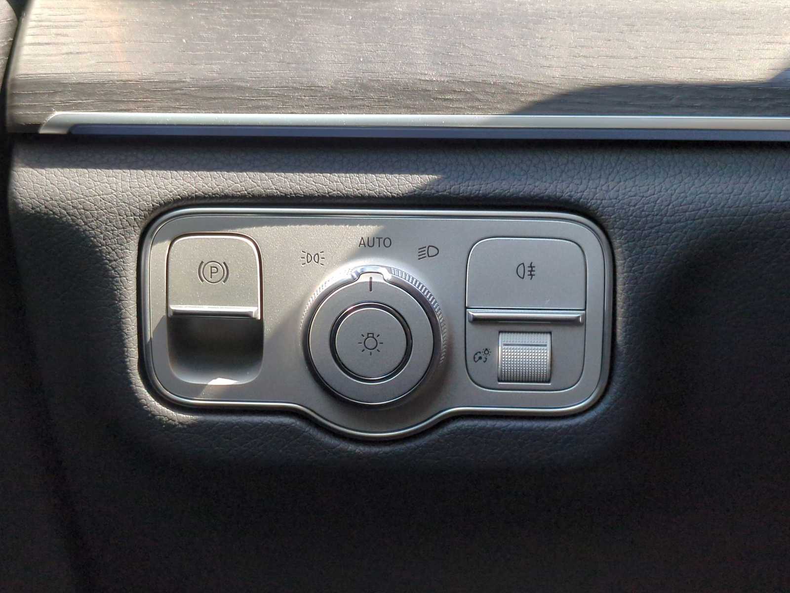 Thumbnail: 2026 Mercedes-Benz GLE - 29