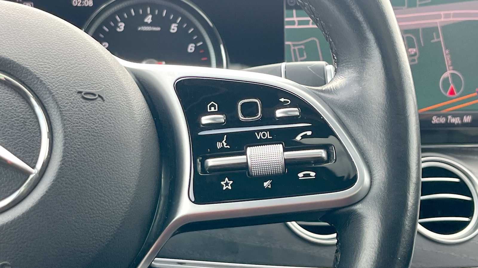 Thumbnail: 2019 Mercedes-Benz E-Class - 40