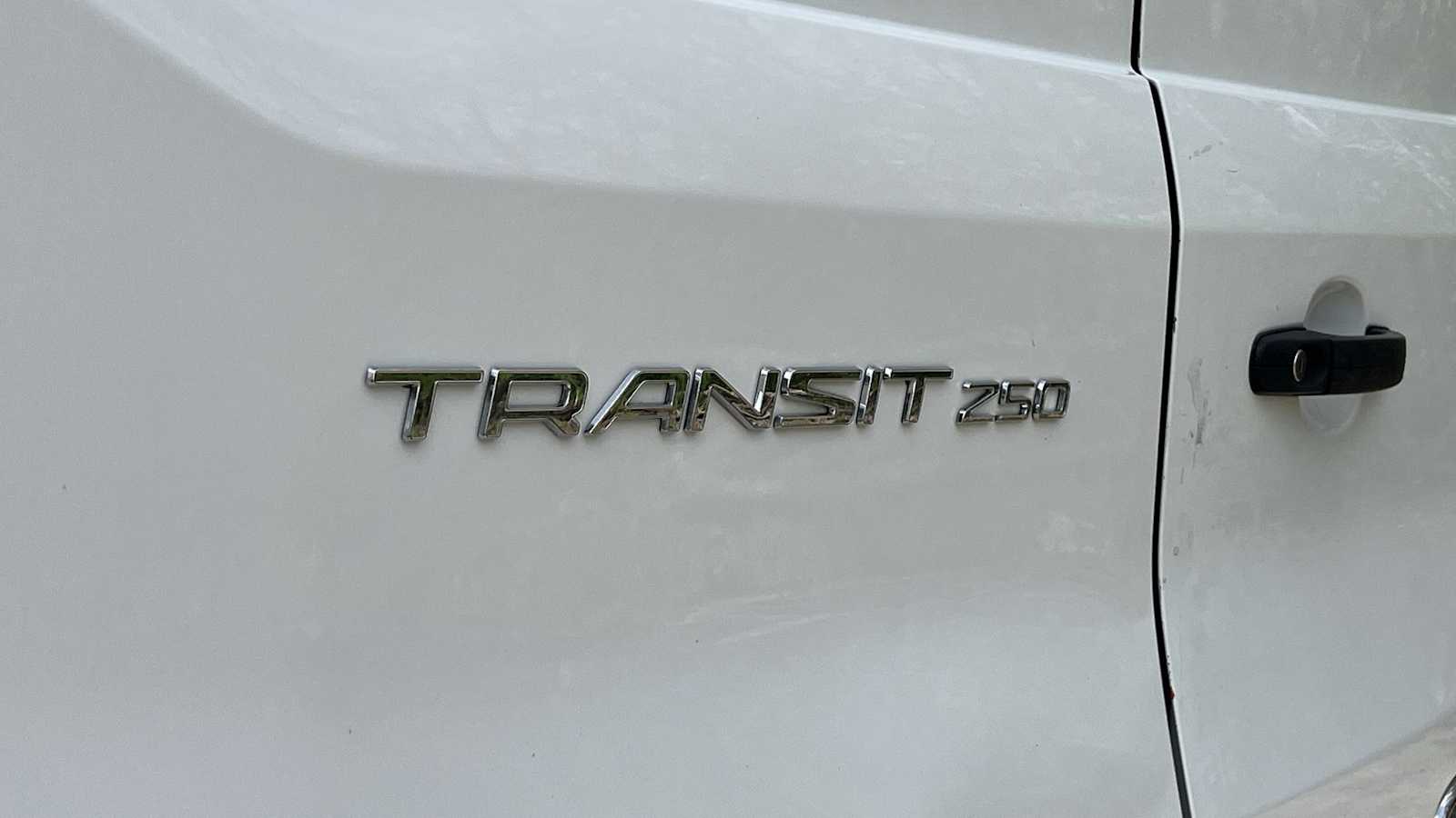 Thumbnail: 2018 Ford Transit Series - 25