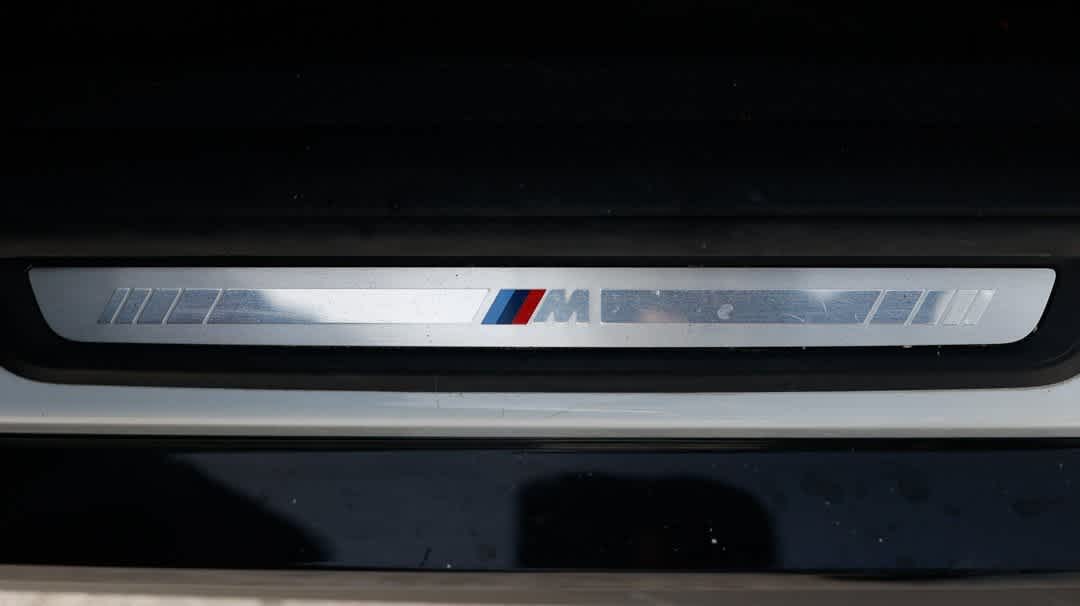 Thumbnail: 2022 BMW i4 - 46