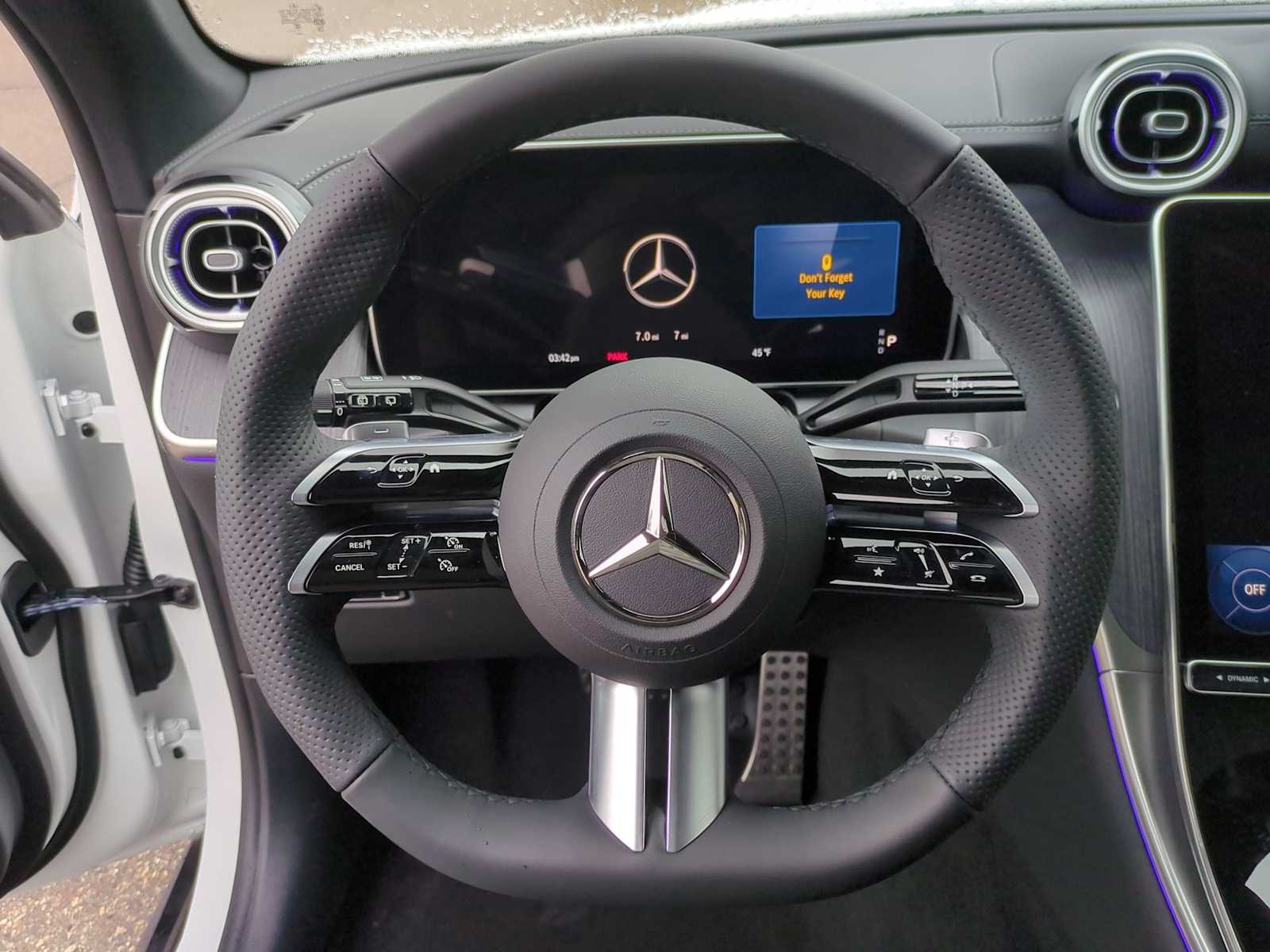 Thumbnail: 2025 Mercedes-Benz GLC - 24
