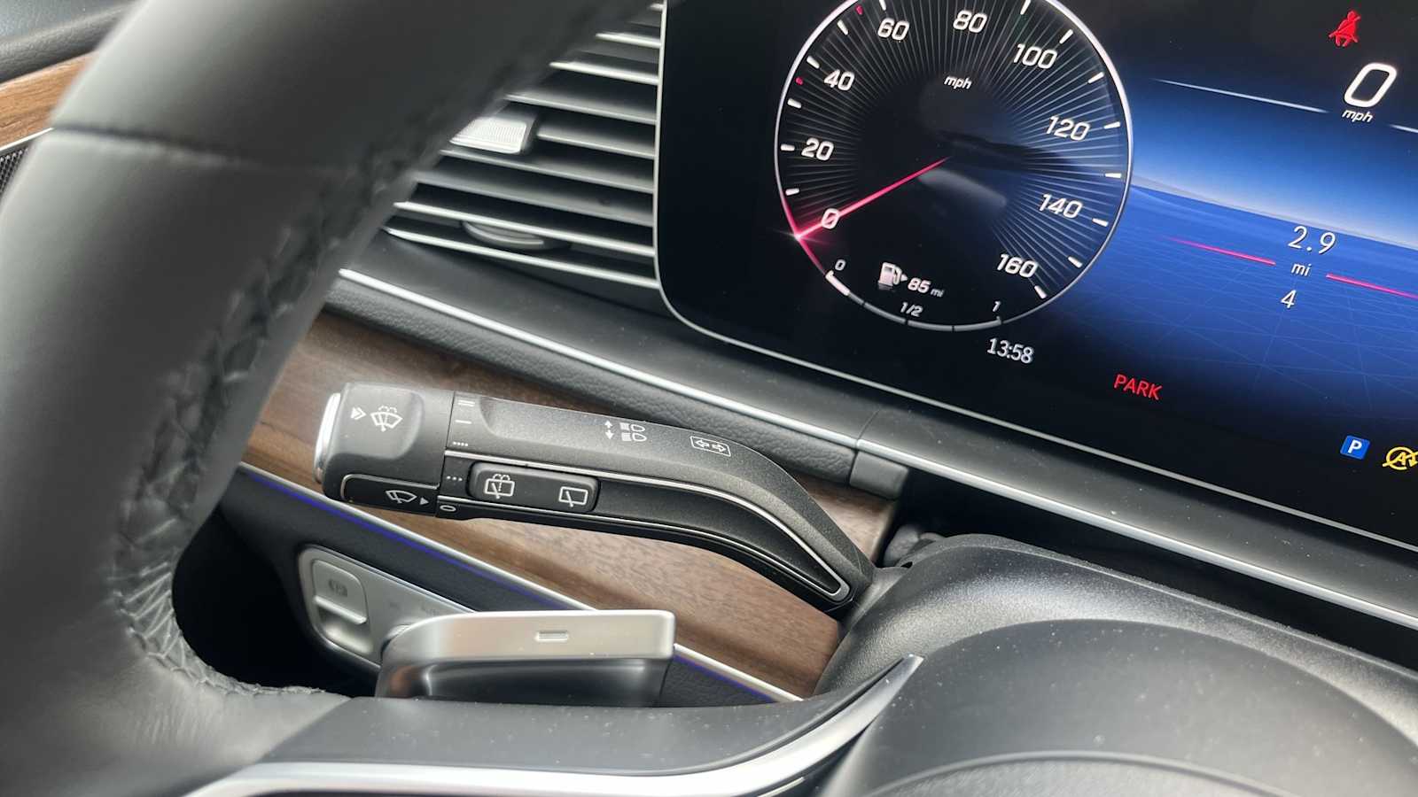 Thumbnail: 2026 Mercedes-Benz GLE - 44