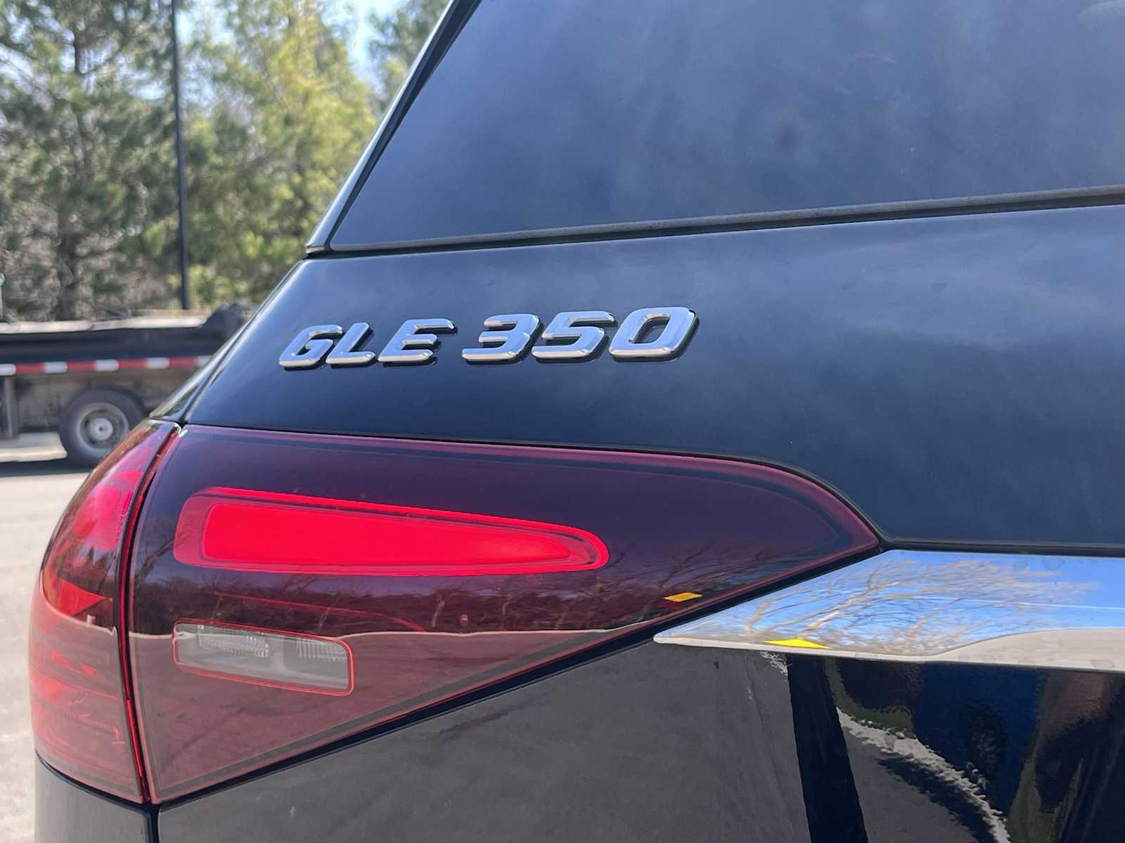 Thumbnail: 2026 Mercedes-Benz GLE - 26