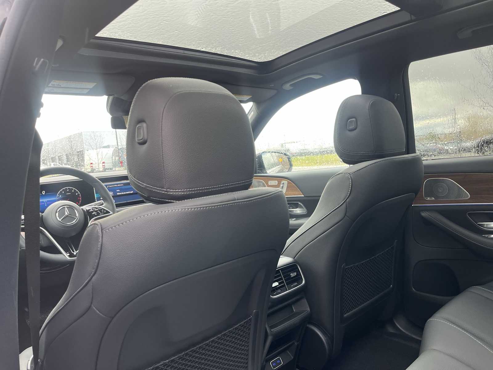 Thumbnail: 2026 Mercedes-Benz GLE - 30