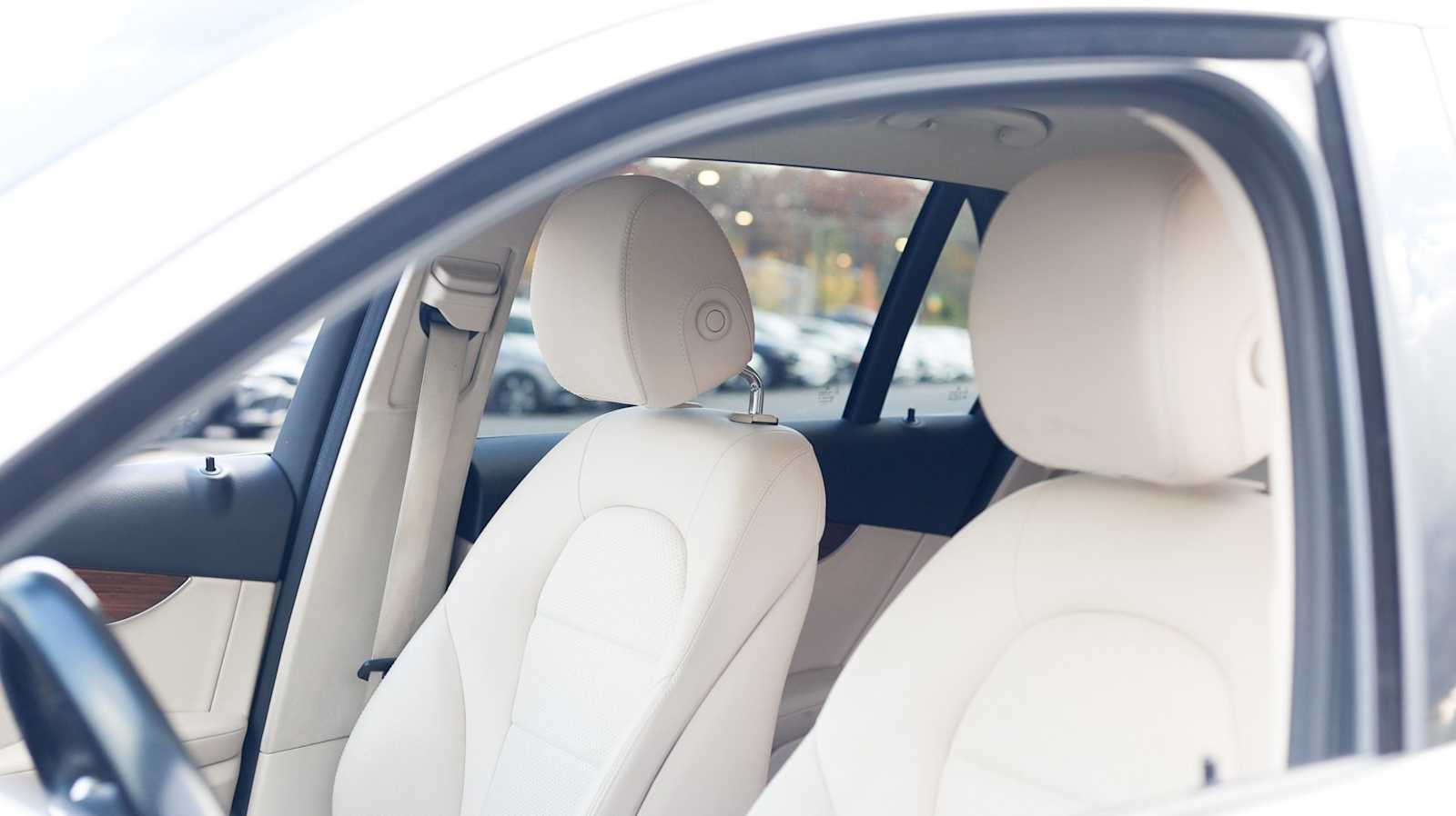 Thumbnail: 2022 Mercedes-Benz GLC - 31