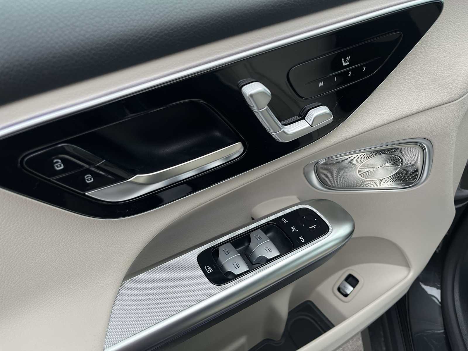 Thumbnail: 2026 Mercedes-Benz GLC - 23