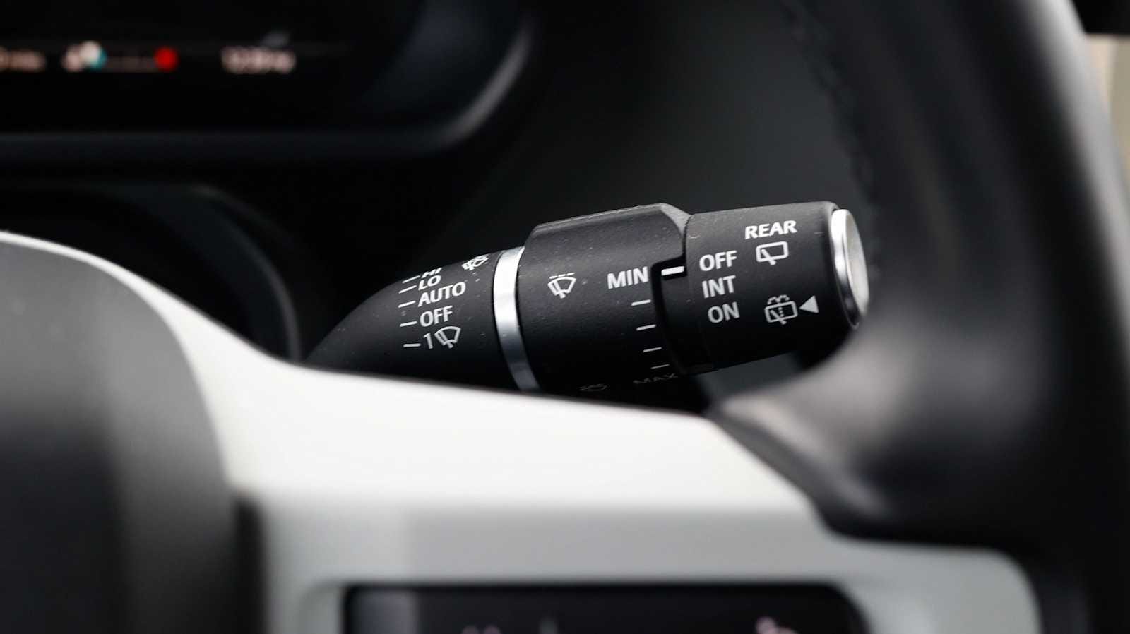 Thumbnail: 2024 Land Rover Defender - 28