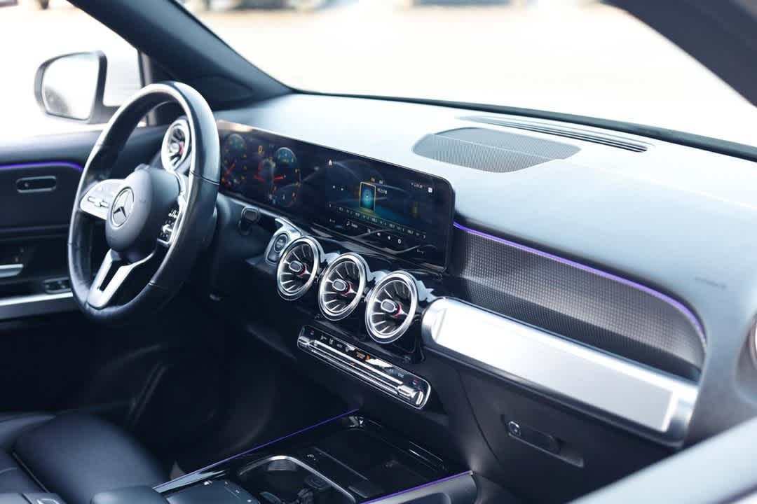 Thumbnail: 2022 Mercedes-Benz GLB - 18