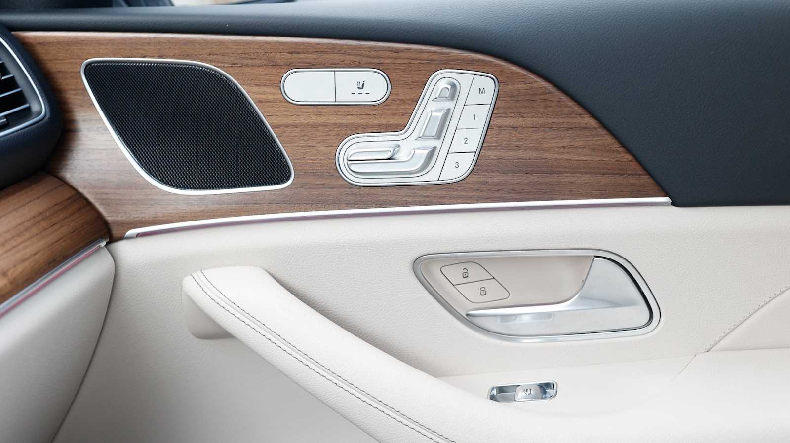 Thumbnail: 2025 Mercedes-Benz GLE - 31