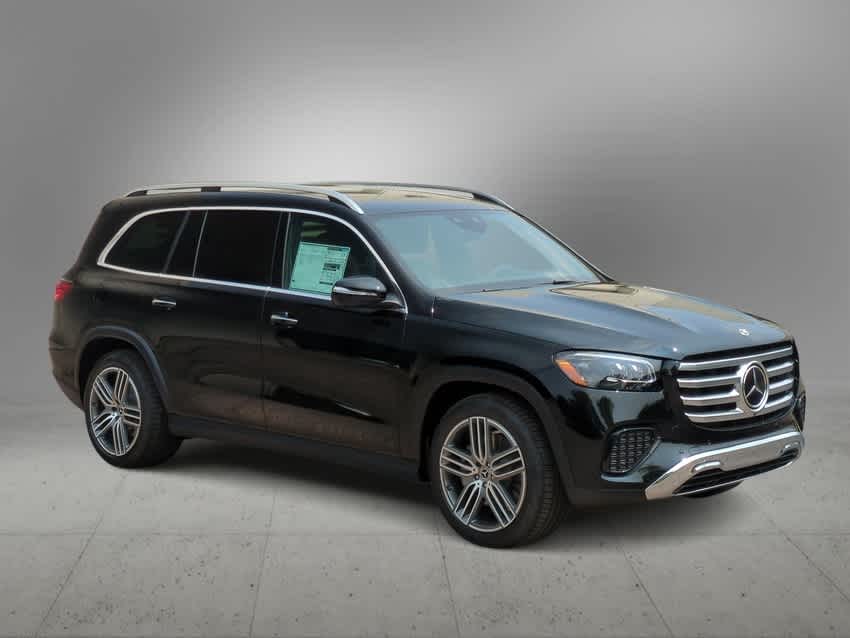 2025 Mercedes Benz GLS 450 4MATIC photo 2