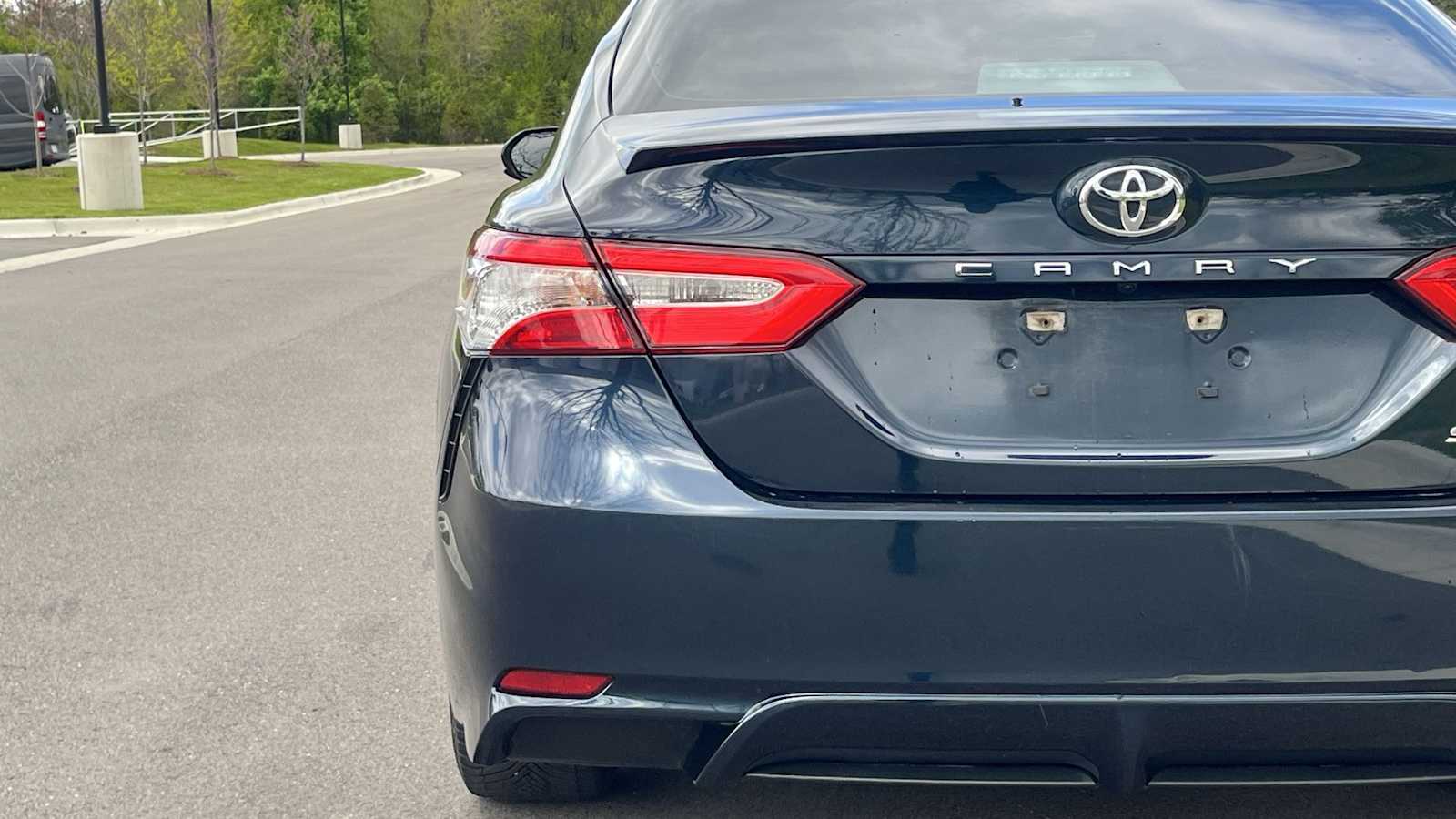 Thumbnail: 2020 Toyota Camry - 18