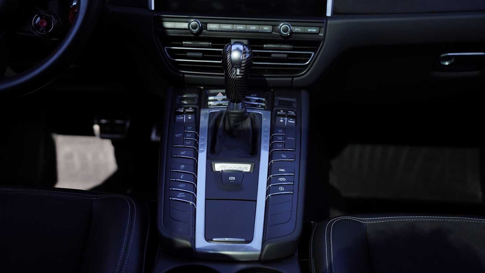 Thumbnail: 2021 Porsche Macan - 13