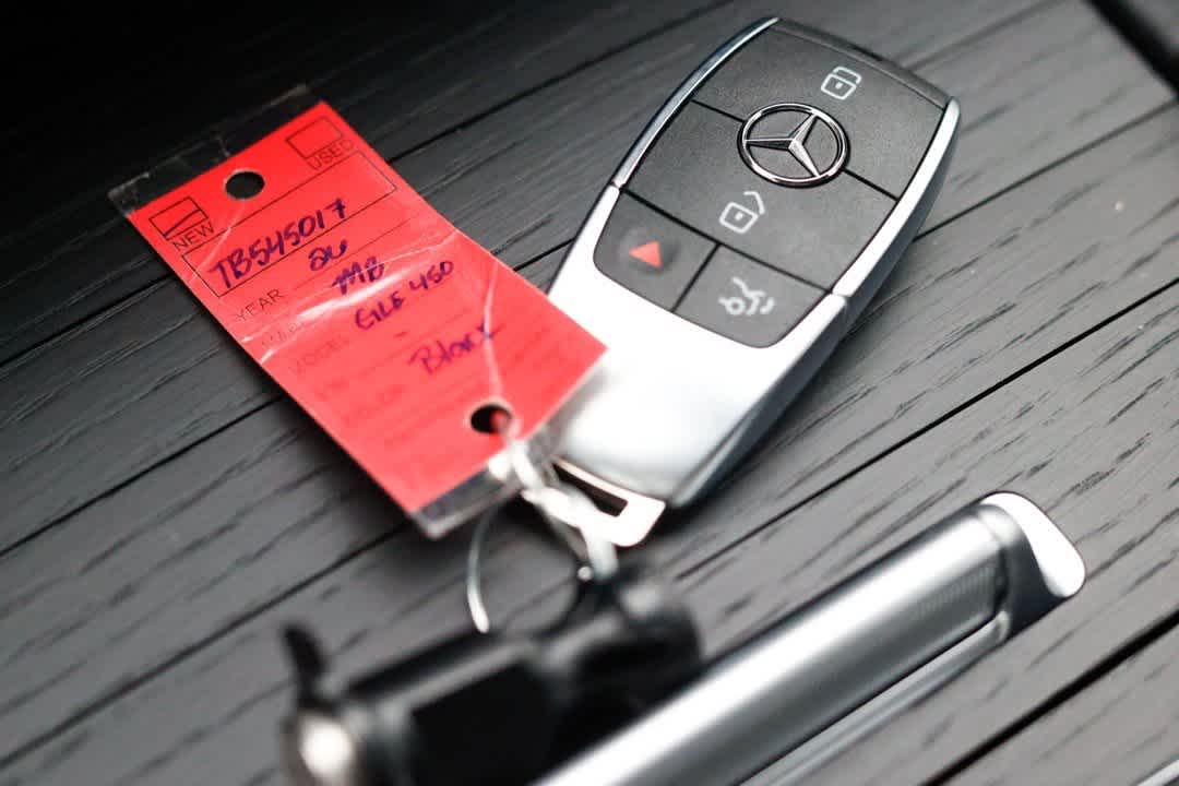 Thumbnail: 2026 Mercedes-Benz GLE - 32