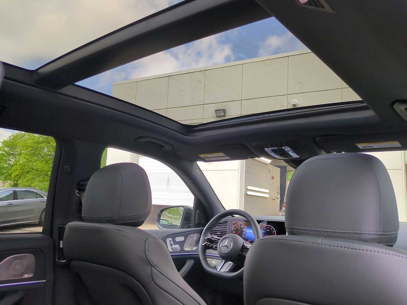 Thumbnail: 2025 Mercedes-Benz GLS - 23