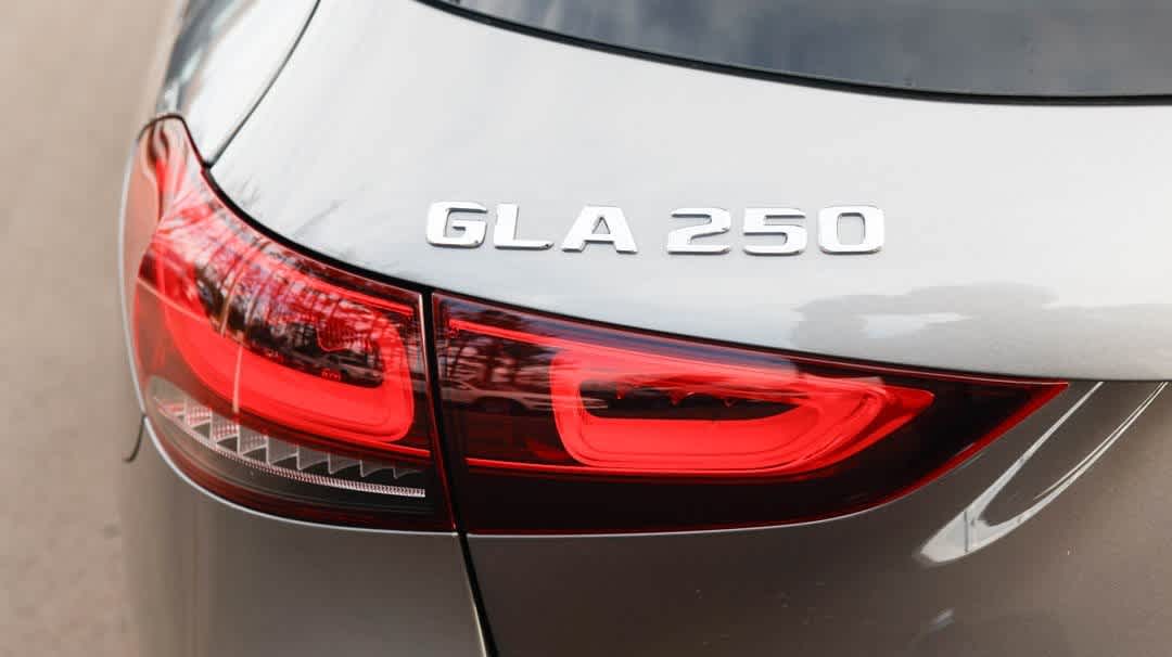 Thumbnail: 2023 Mercedes-Benz GLA - 14