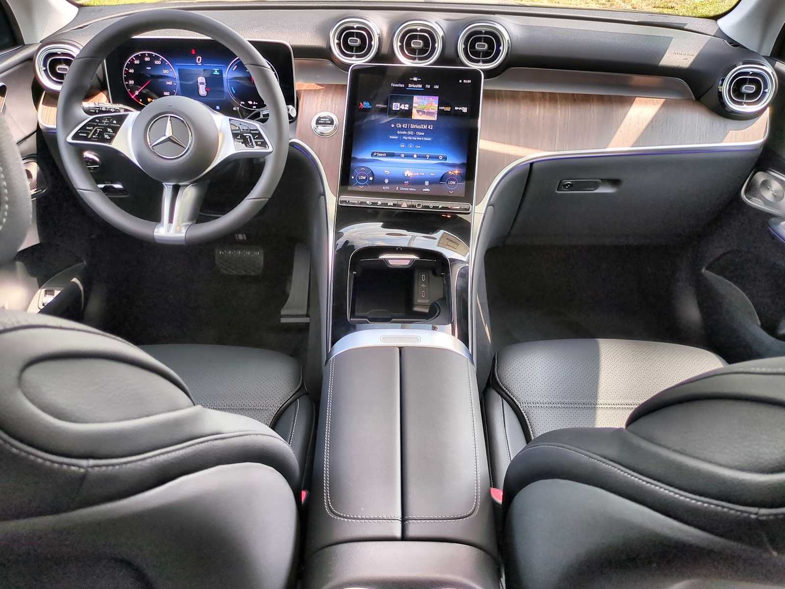 Thumbnail: 2025 Mercedes-Benz GLC - 16