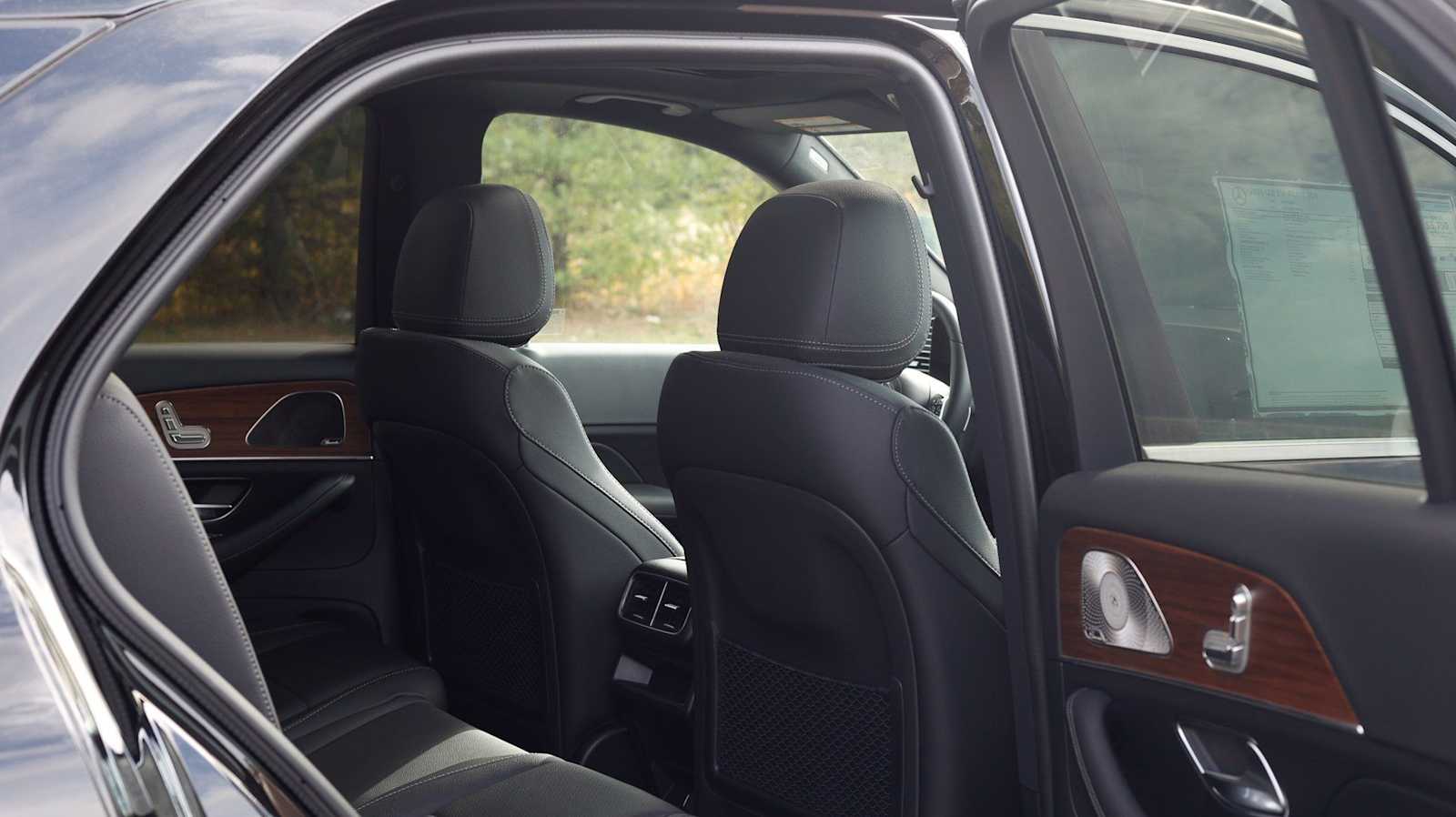 Thumbnail: 2026 Mercedes-Benz GLE - 26