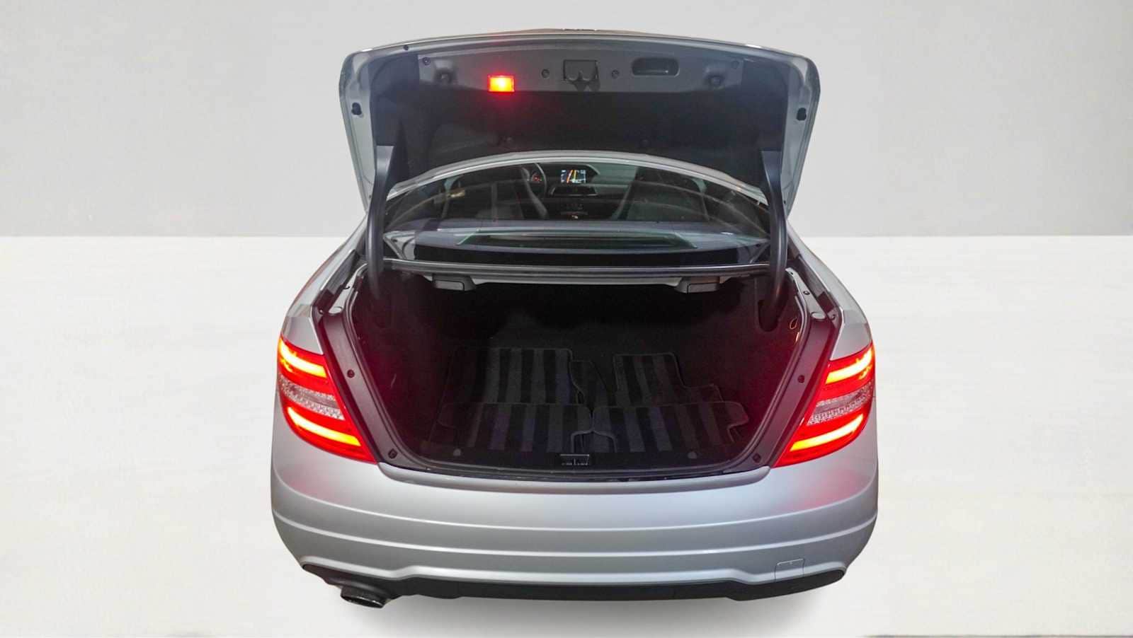 Thumbnail: 2015 Mercedes-Benz C-Class - 8