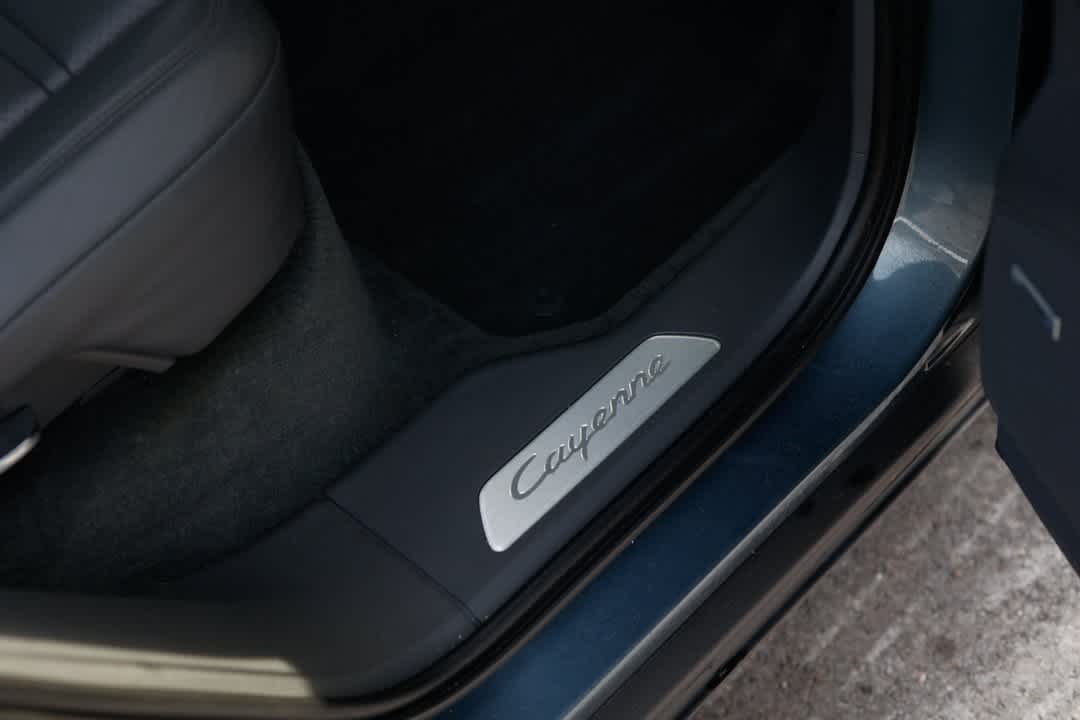 Thumbnail: 2020 Porsche Cayenne - 42