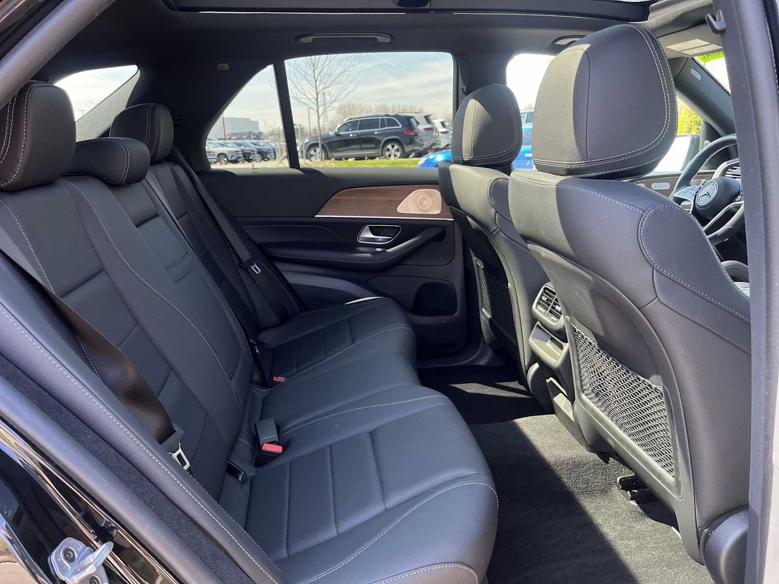 Thumbnail: 2026 Mercedes-Benz GLE - 12