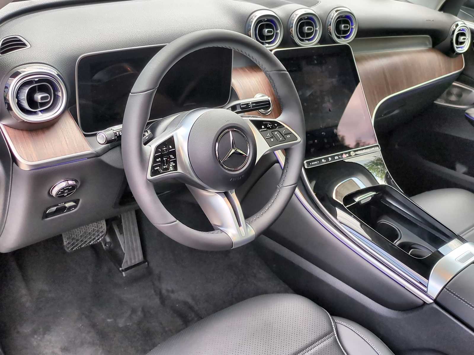 Thumbnail: 2025 Mercedes-Benz GLC - 10